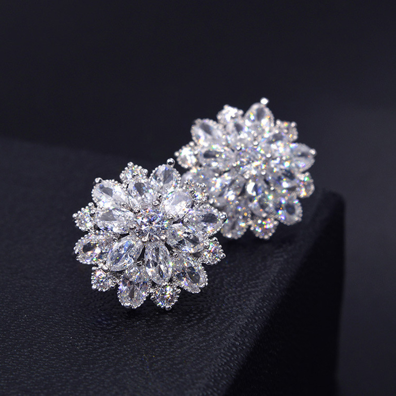 Statement Earrings Oversized - Big Flower Lab Brincos de Diamante