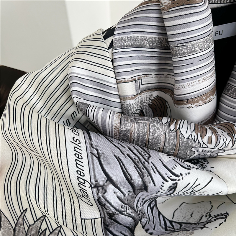 Lenços Grandes de Seda de Grif - Accessories Brand For Women avaliação e preço